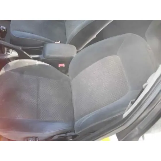 TOYOTA AVENSIS BERLINA (T 22) '2002 1.8 SOL (4-PTAS.) PLATA