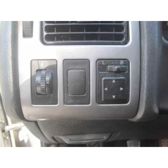 TOYOTA AVENSIS BERLINA (T 22) '2002 1.8 SOL (4-PTAS.) PLATA