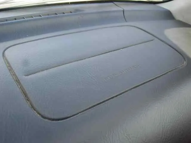 TOYOTA AVENSIS BERLINA (T 22) '2002 1.8 SOL (4-PTAS.) PLATA