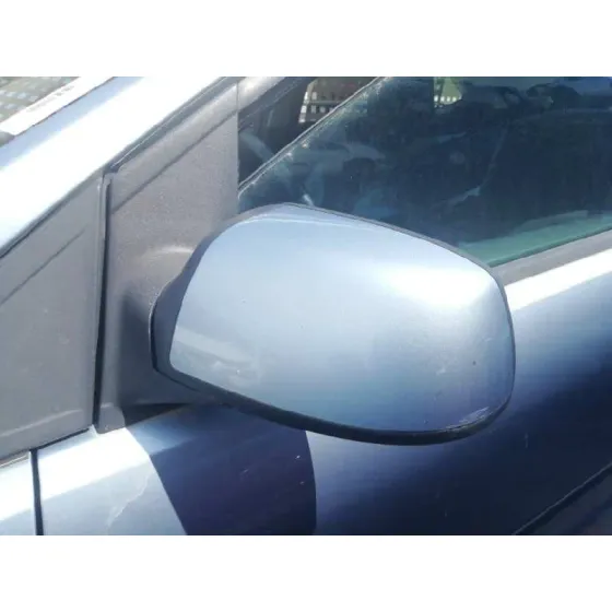 FORD FOCUS BERLINA (CAP) '2006 AMBIENTE (D) AZUL