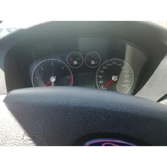 FORD FOCUS BERLINA (CAP) '2006 AMBIENTE (D) AZUL
