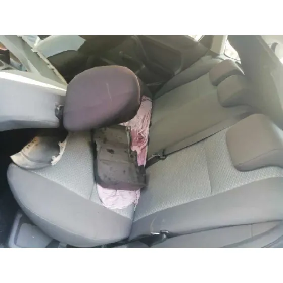 FORD FOCUS BERLINA (CAP) '2006 AMBIENTE (D) AZUL