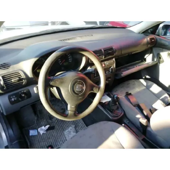SEAT LEON (1M1) '2001 SIGNO PLATA