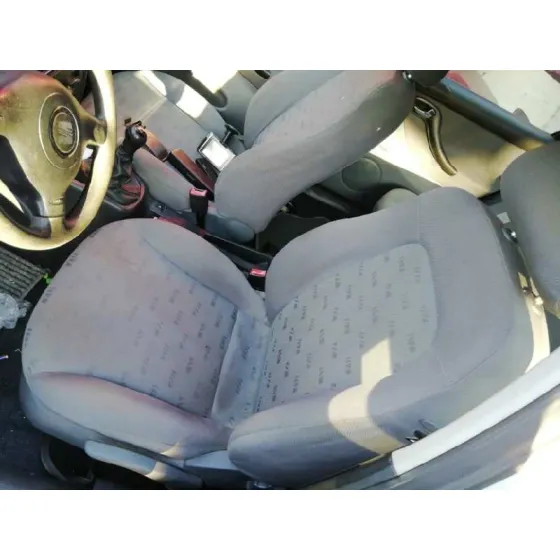 SEAT LEON (1M1) '2001 SIGNO PLATA