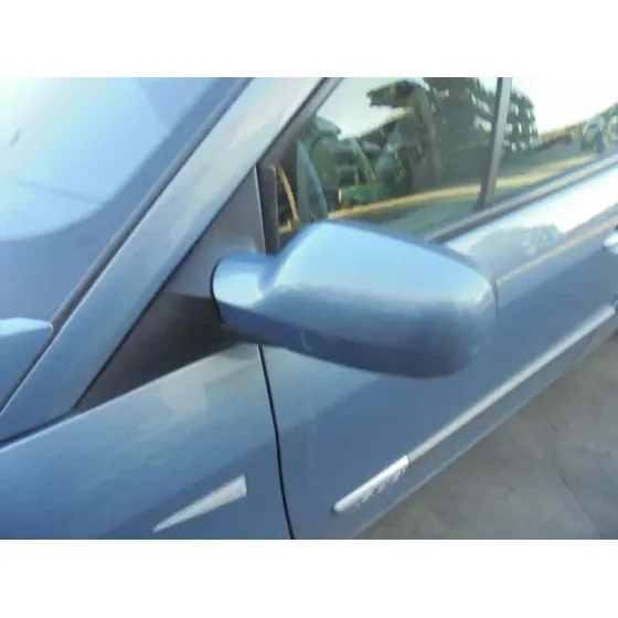 RENAULT SCENIC II '2004 CONFORT AUTHENTIQUE AZUL-GRISACEO