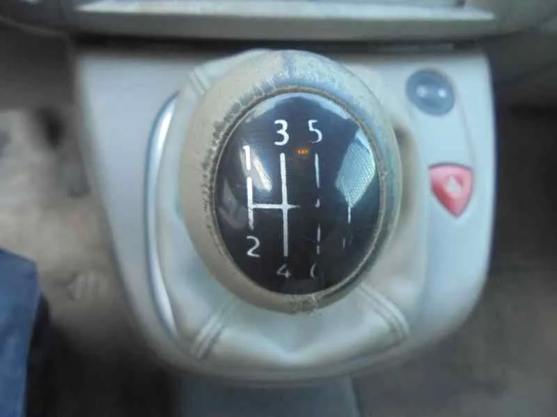 RENAULT SCENIC II '2004 CONFORT AUTHENTIQUE AZUL-GRISACEO