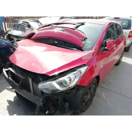 HYUNDAI I30 (GD) '2013 CLASSIC ROJO