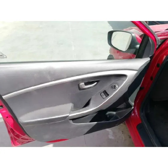 HYUNDAI I30 (GD) '2013 CLASSIC ROJO