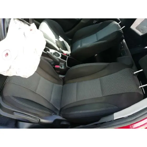 HYUNDAI I30 (GD) '2013 CLASSIC ROJO