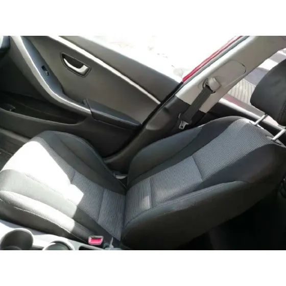 HYUNDAI I30 (GD) '2013 CLASSIC ROJO