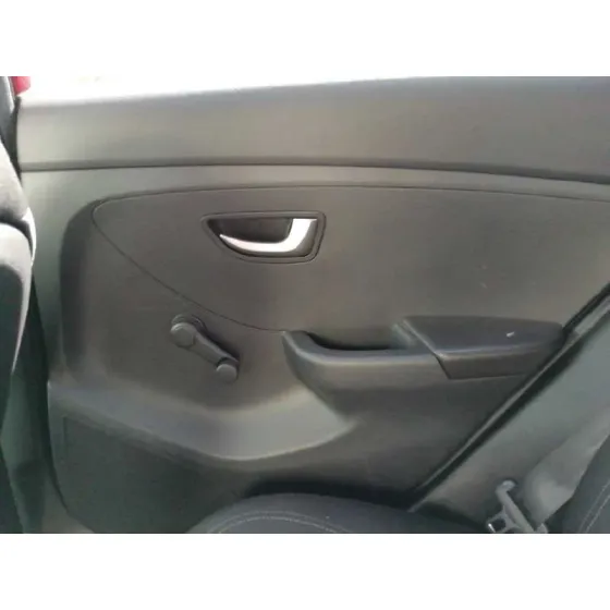HYUNDAI I30 (GD) '2013 CLASSIC ROJO