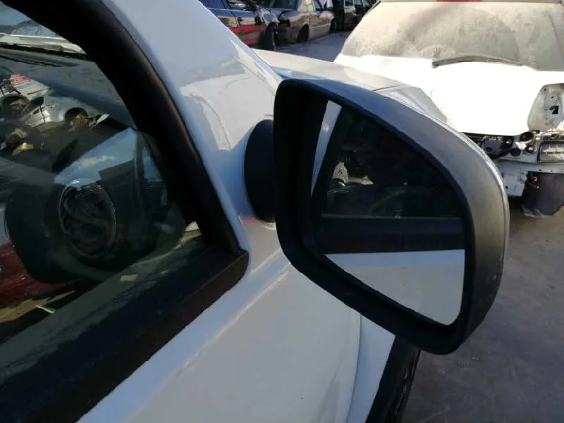 DACIA DUSTER DACIA DUSTER '2016 AMBIANCE 4X2 BLANCO 2013