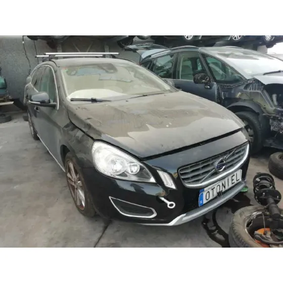 VOLVO V60 KOMBI '2011 KINETIC NEGRO