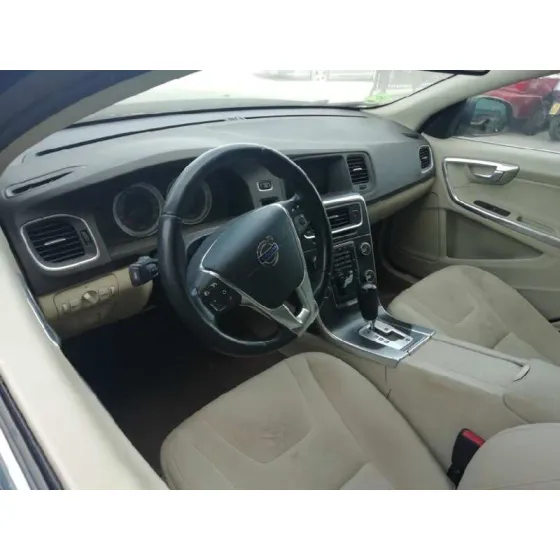 VOLVO V60 KOMBI '2011 KINETIC NEGRO