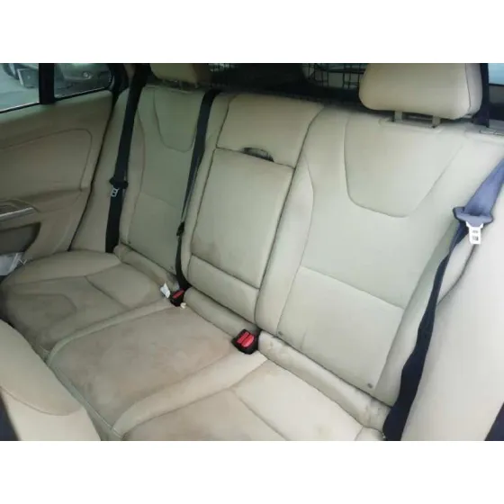 VOLVO V60 KOMBI '2011 KINETIC NEGRO