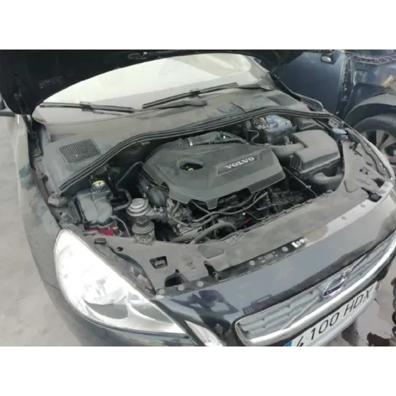 VOLVO V60 KOMBI '2011 KINETIC NEGRO