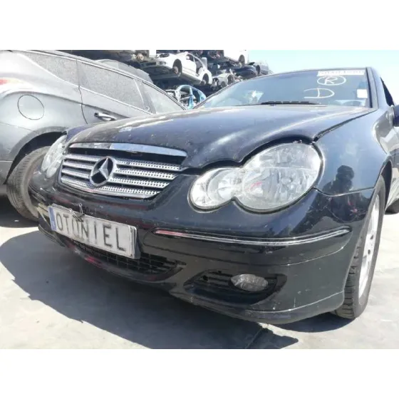 MERCEDES CLASE C (W203) SPORTCOUPE '2004 C 220 CDI (LA) (203.708) NEGRO