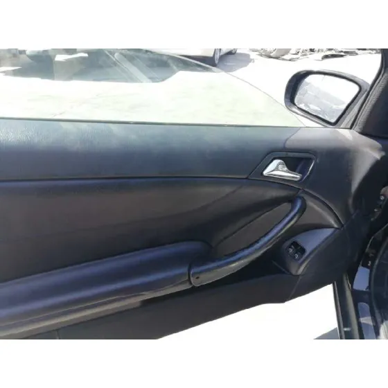 MERCEDES CLASE C (W203) SPORTCOUPE '2004 C 220 CDI (LA) (203.708) NEGRO