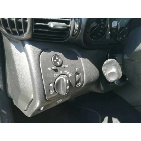 MERCEDES CLASE C (W203) SPORTCOUPE '2004 C 220 CDI (LA) (203.708) NEGRO