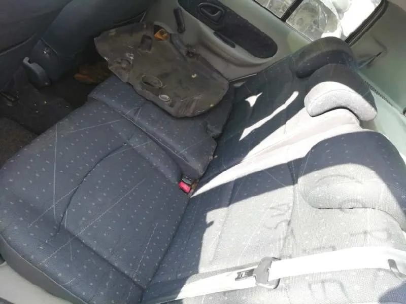 RENAULT CLIO II FASE II (B/CB0) RENAULT CLIO II FASE II (B/CB0) '2002 1.5 DCI DIESEL BLANCO 2001