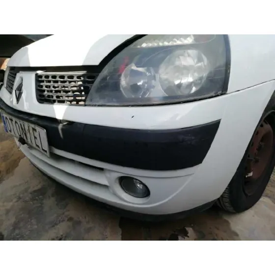 RENAULT CLIO II FASE II (B/CB0) '2002 1.5 DCI DIESEL BLANCO