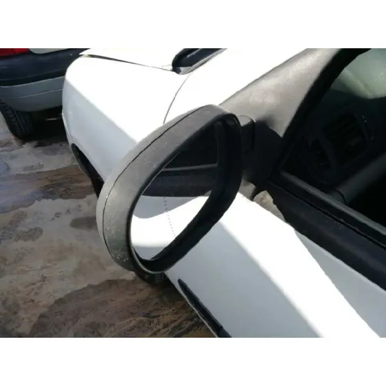 RENAULT CLIO II FASE II (B/CB0) '2002 1.5 DCI DIESEL BLANCO