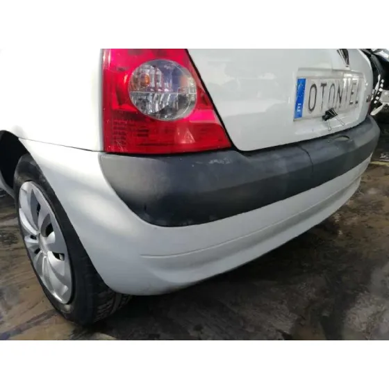 RENAULT CLIO II FASE II (B/CB0) '2002 1.5 DCI DIESEL BLANCO