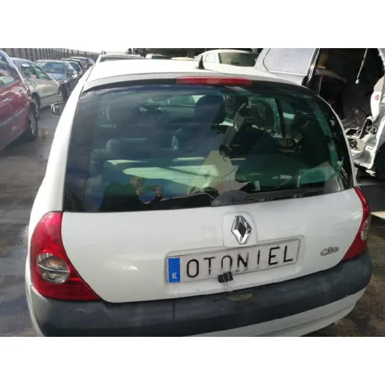 RENAULT CLIO II FASE II (B/CB0) '2002 1.5 DCI DIESEL BLANCO