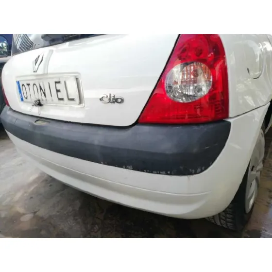 RENAULT CLIO II FASE II (B/CB0) '2002 1.5 DCI DIESEL BLANCO