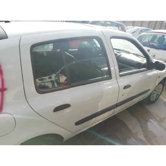 RENAULT CLIO II FASE II (B/CB0) '2002 1.5 DCI DIESEL BLANCO
