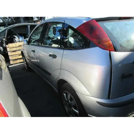 FORD FOCUS BERLINA (CAK) '2004 AMBIENTE PLATA