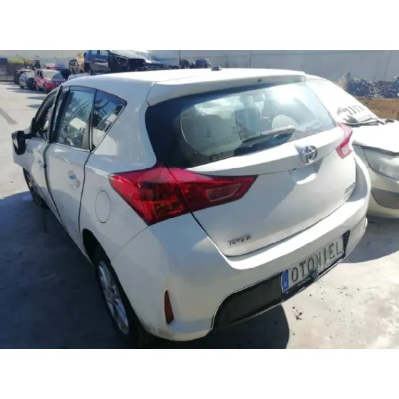 TOYOTA AURIS '2014 1.4 TURBODIESEL CAT BLANCO