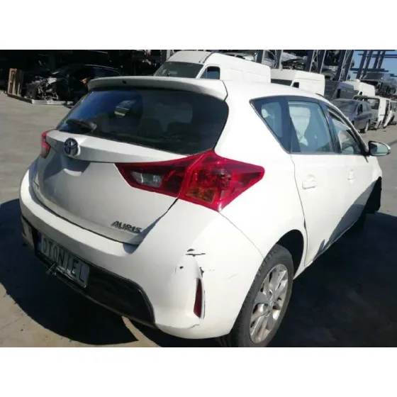 TOYOTA AURIS '2014 1.4 TURBODIESEL CAT BLANCO