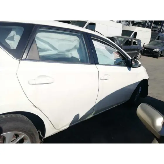 TOYOTA AURIS '2014 1.4 TURBODIESEL CAT BLANCO