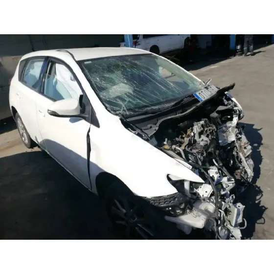 TOYOTA AURIS '2014 1.4 TURBODIESEL CAT BLANCO