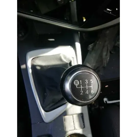 TOYOTA AURIS '2014 1.4 TURBODIESEL CAT BLANCO