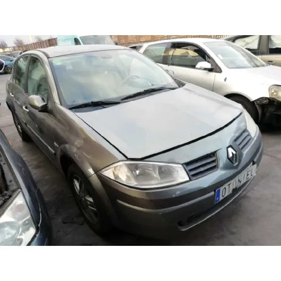 RENAULT MEGANE II CLASSIC BERLINA '2005 1.9 DCI DIESEL GRIS