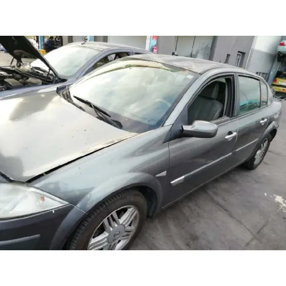 RENAULT MEGANE II CLASSIC BERLINA '2005 1.9 DCI DIESEL GRIS