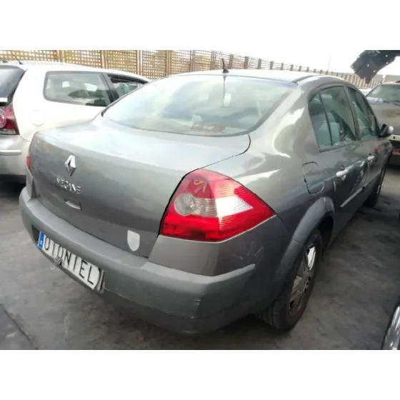 RENAULT MEGANE II CLASSIC BERLINA '2005 1.9 DCI DIESEL GRIS