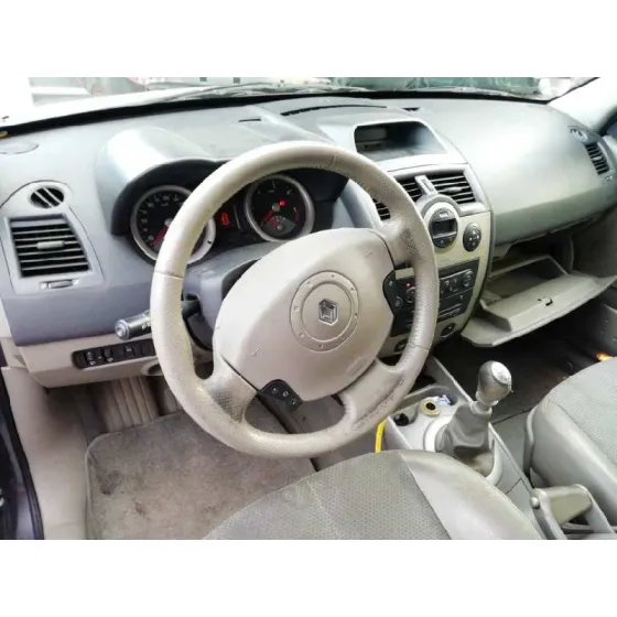 RENAULT MEGANE II CLASSIC BERLINA '2005 1.9 DCI DIESEL GRIS