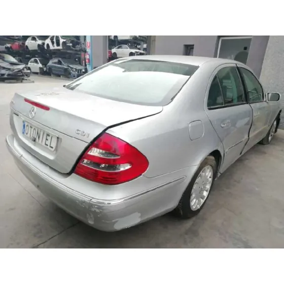MERCEDES CLASE E (W211) BERLINA '2005 3.2 CDI CAT GRIS