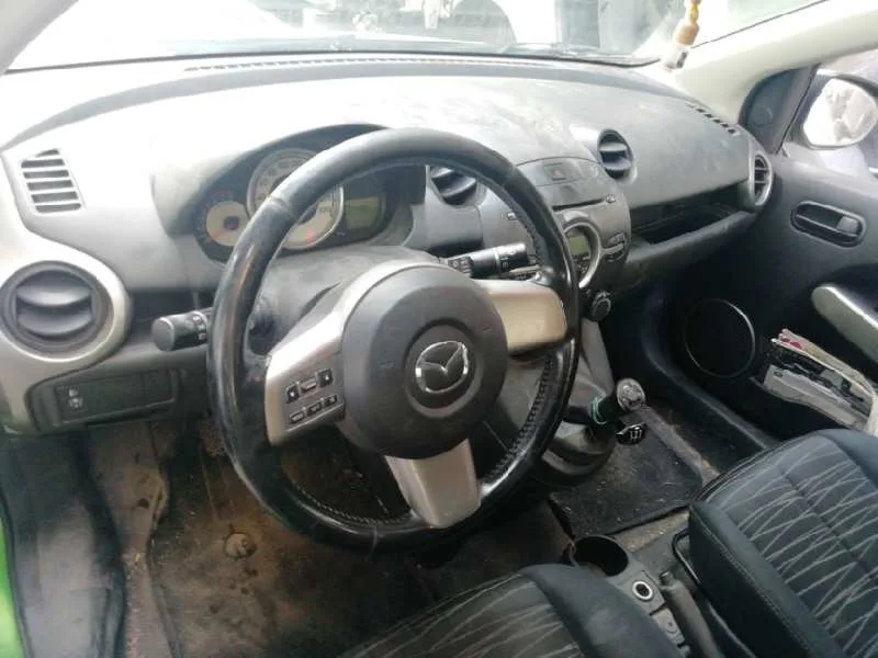 MAZDA 2 LIM. (DE) MAZDA 2 LIM. (DE) '2007 1.3 STYLE (5-PTAS.) VERDE 2010