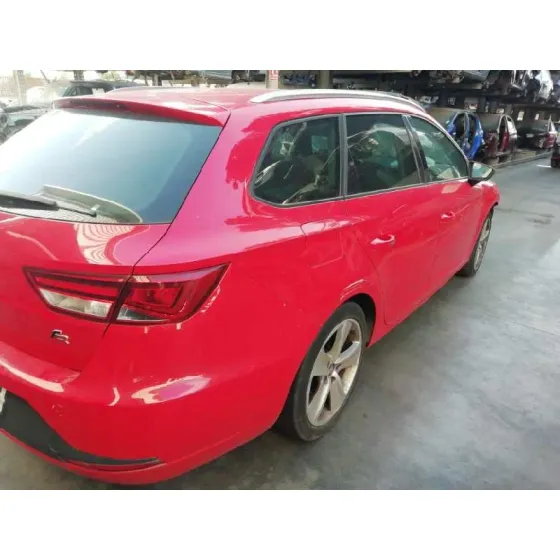 SEAT LEON ST (5F8) '2016 FR ROJO