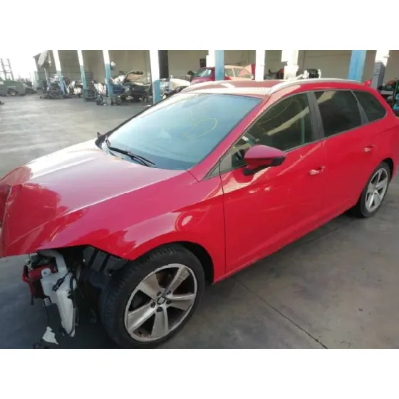 SEAT LEON ST (5F8) '2016 FR ROJO