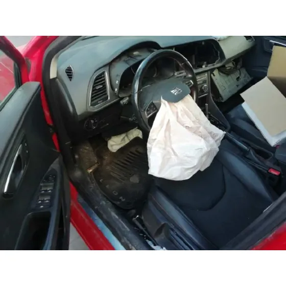 SEAT LEON ST (5F8) '2016 FR ROJO