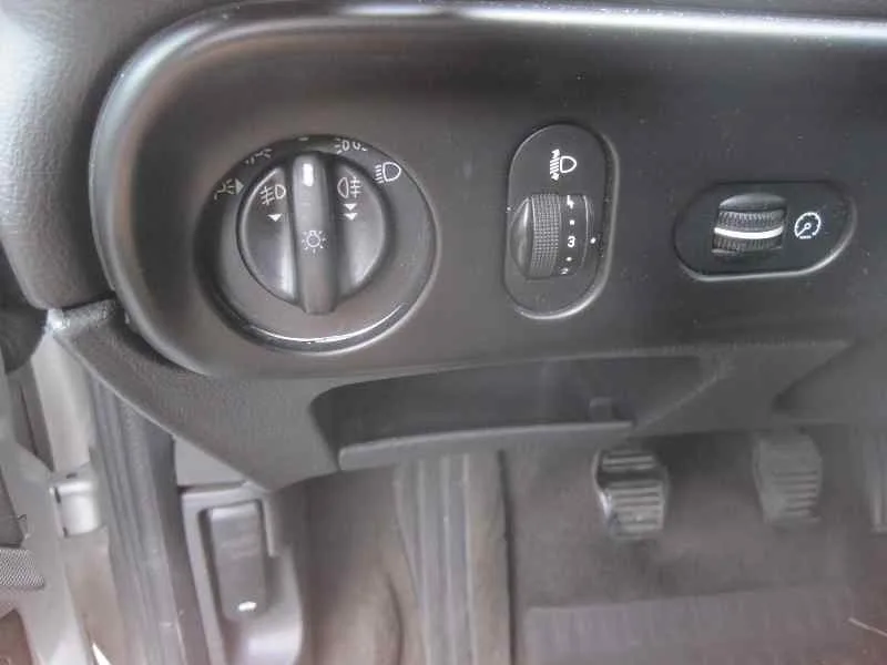 FORD MONDEO BERLINA (GD) FORD MONDEO BERLINA (GD) '2000 AMBIENTE PLATA 1999