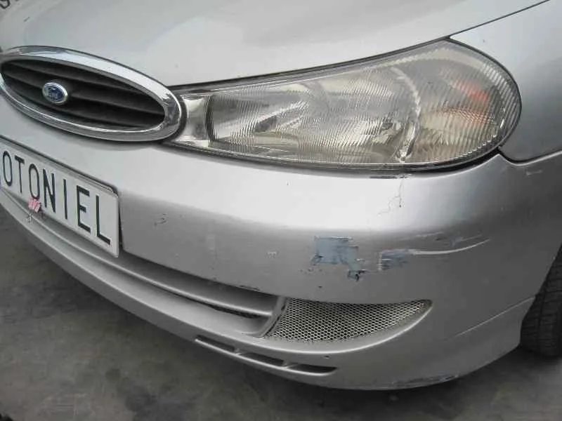 FORD MONDEO BERLINA (GD) '2000 AMBIENTE PLATA