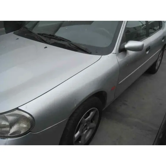 FORD MONDEO BERLINA (GD) '2000 AMBIENTE PLATA