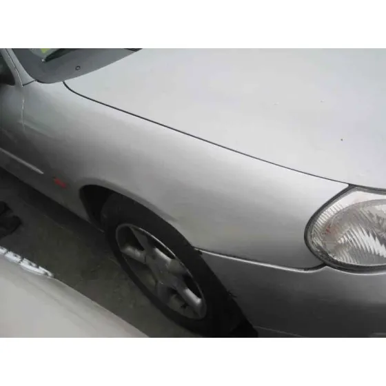 FORD MONDEO BERLINA (GD) '2000 AMBIENTE PLATA