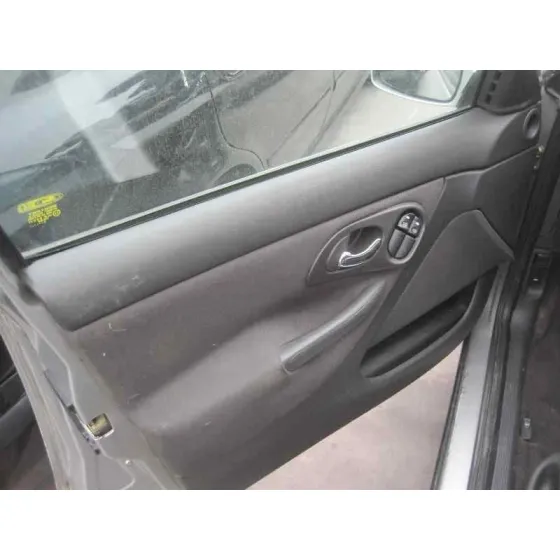 FORD MONDEO BERLINA (GD) '2000 AMBIENTE PLATA